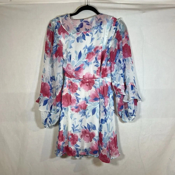 Lulu Flowered Party Wrap Dress‎ - Picture 2 of 5